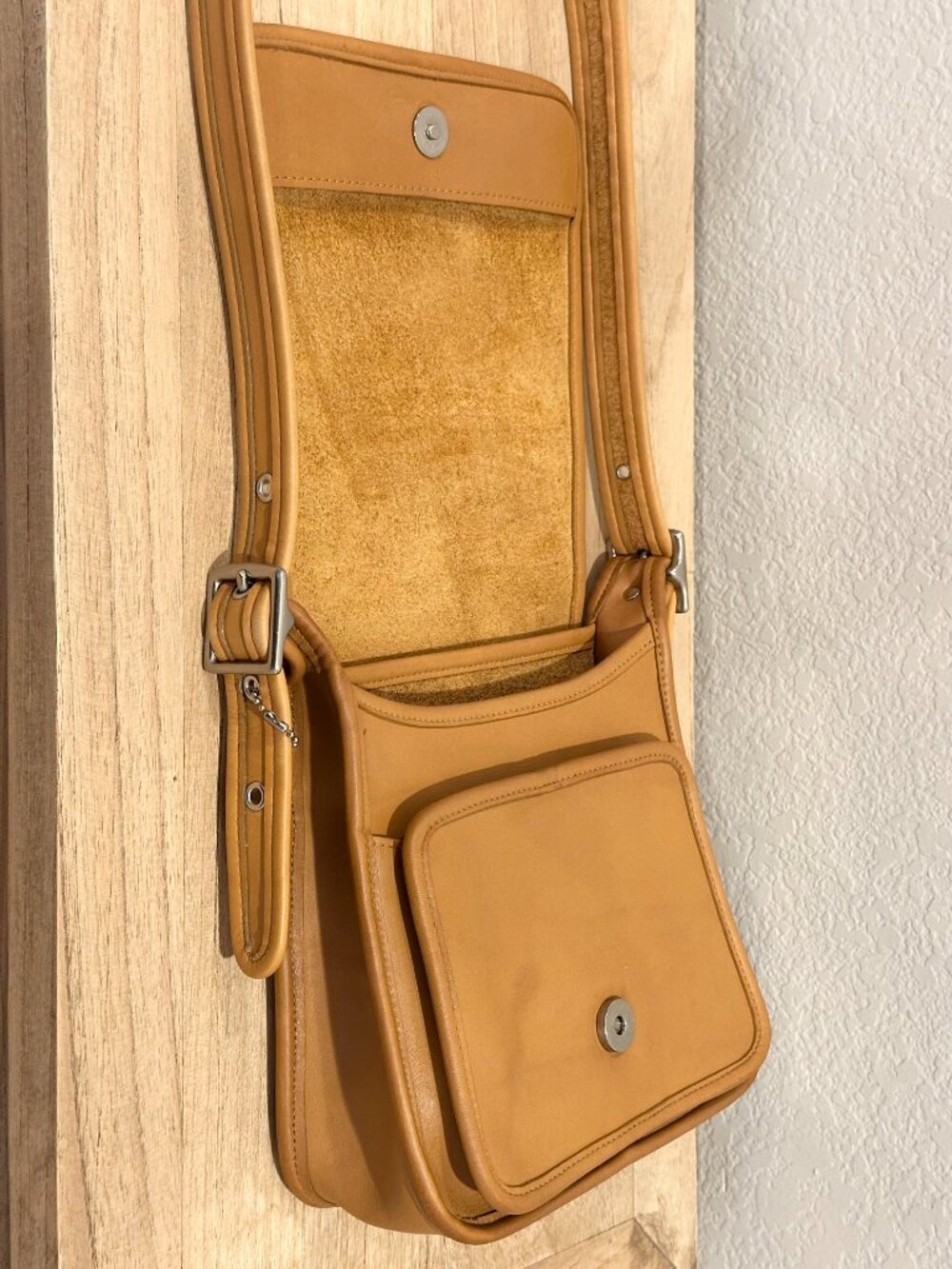 COACH Legacy Medium Studio Flap - Camel Leather - Y2K - style #9145 - Picture 7 of 14